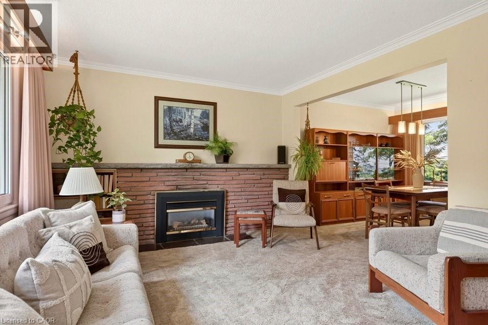 803 MONTGOMERY Drive - 9