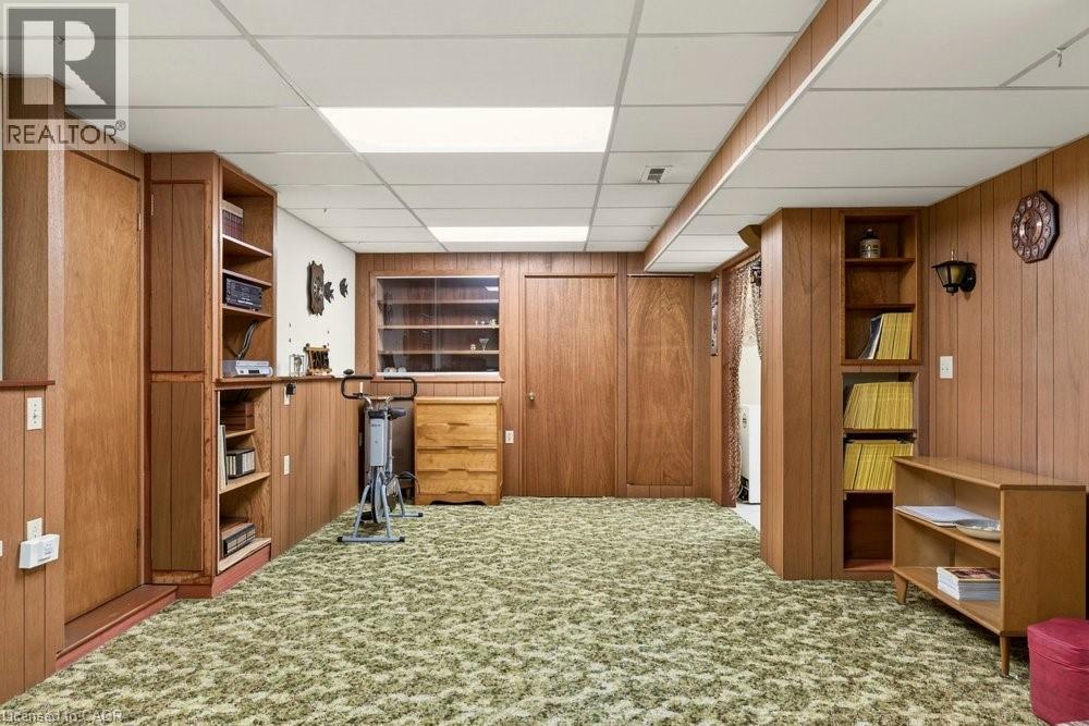 803 MONTGOMERY Drive - 35
