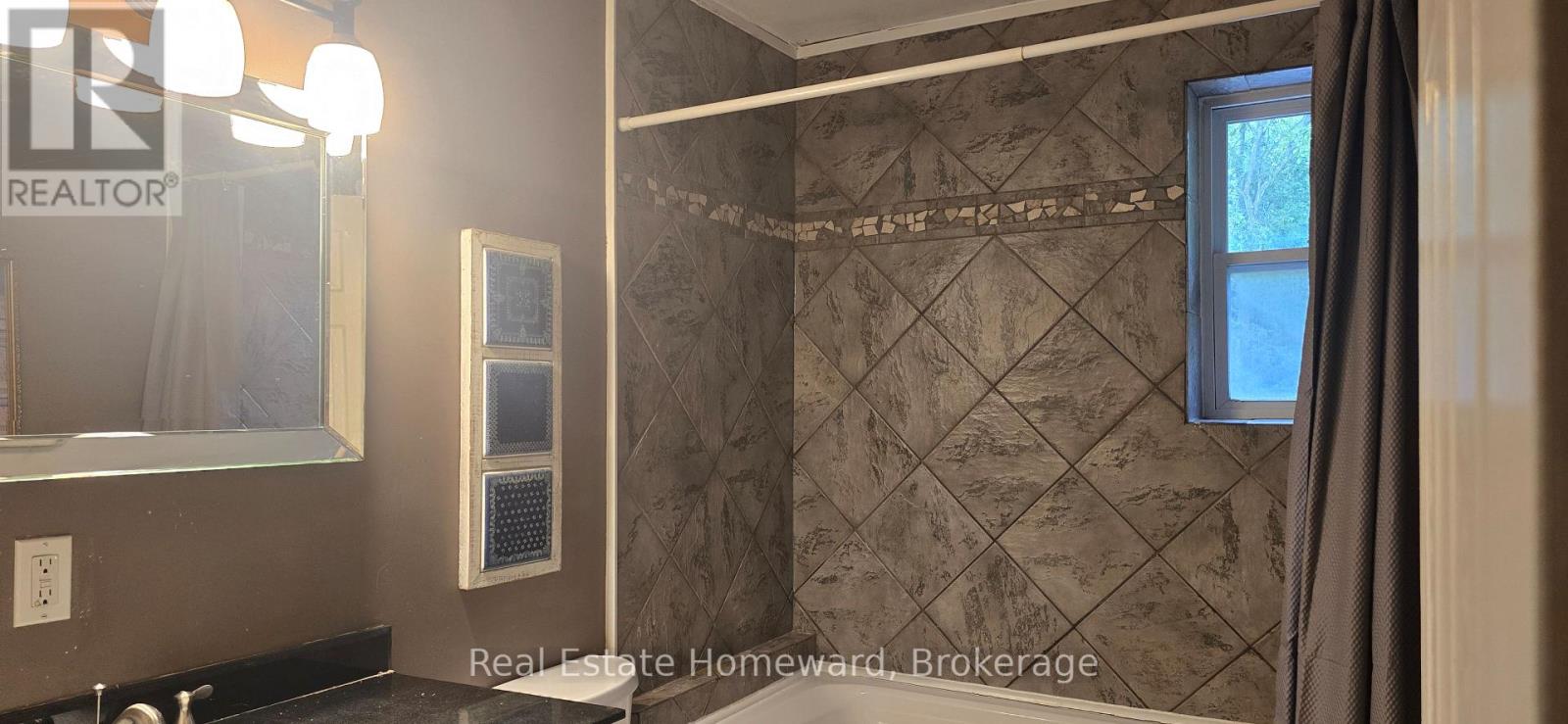 2896 BRUNEL ROAD - 23