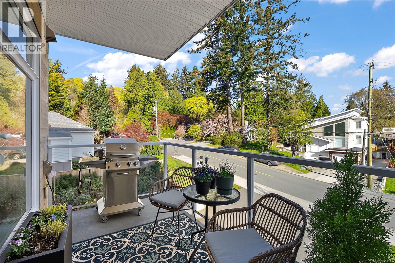 #214 5120 Cordova Bay Rd - 24