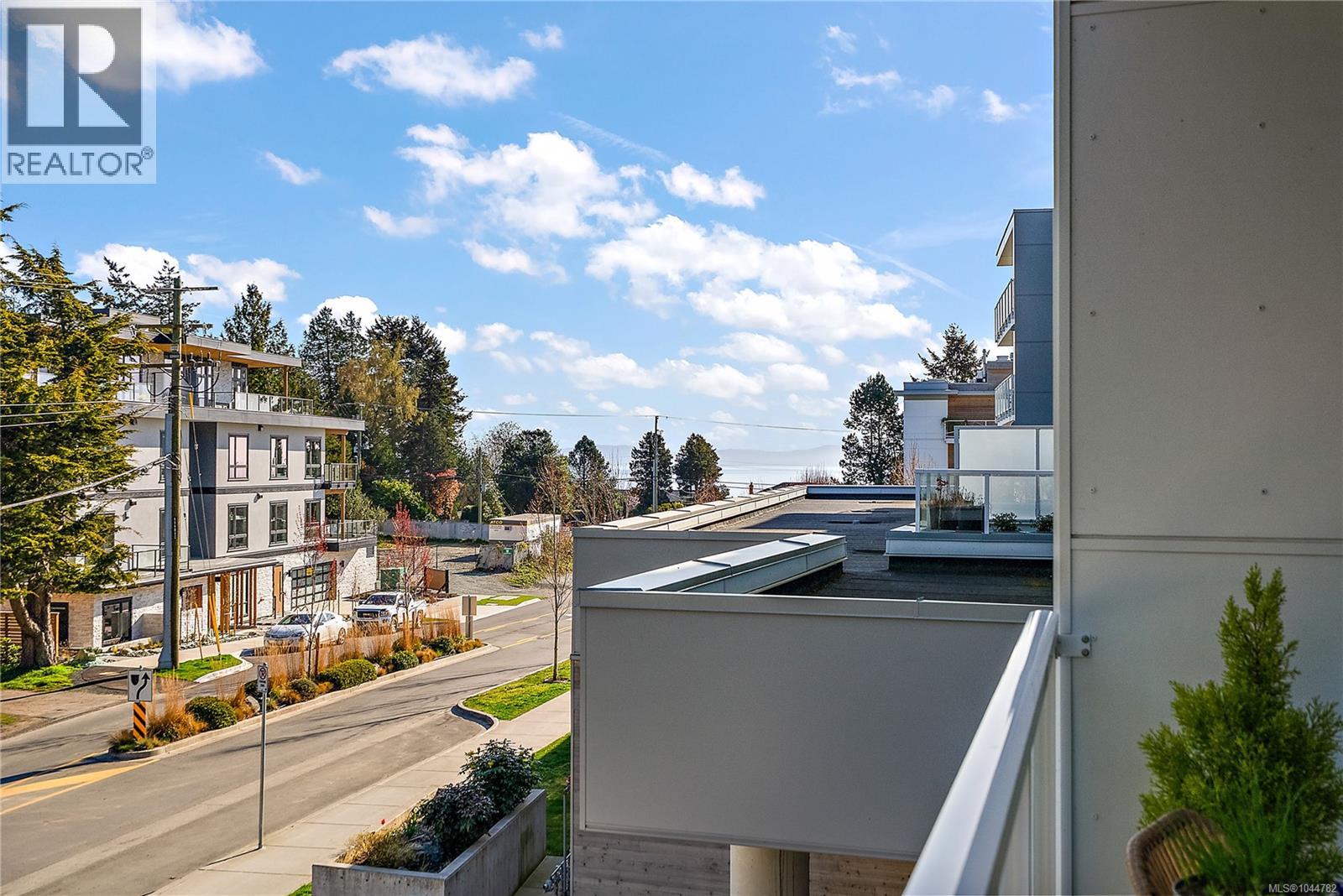 #214 5120 Cordova Bay Rd - 25