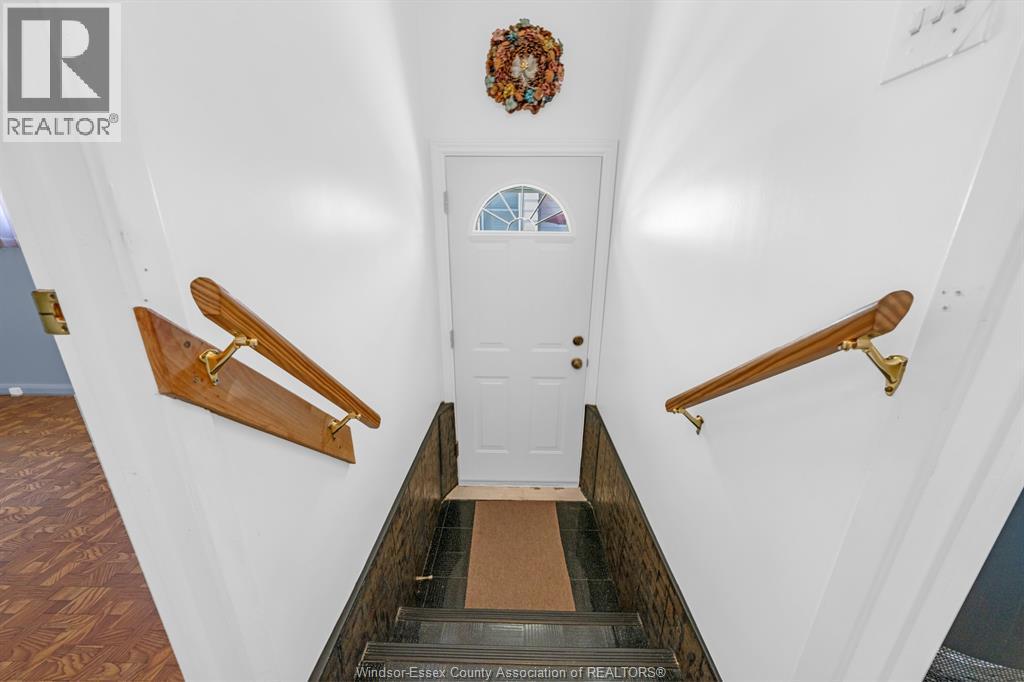 1140 LENA - Image 32