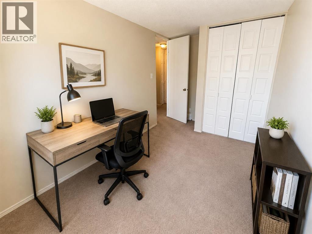 #36 55 Lemoyne Crescent W - 12