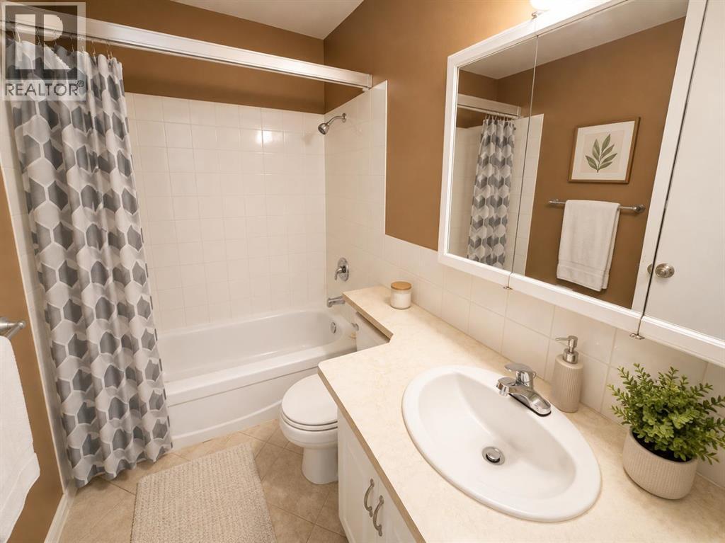 #36 55 Lemoyne Crescent W - 9