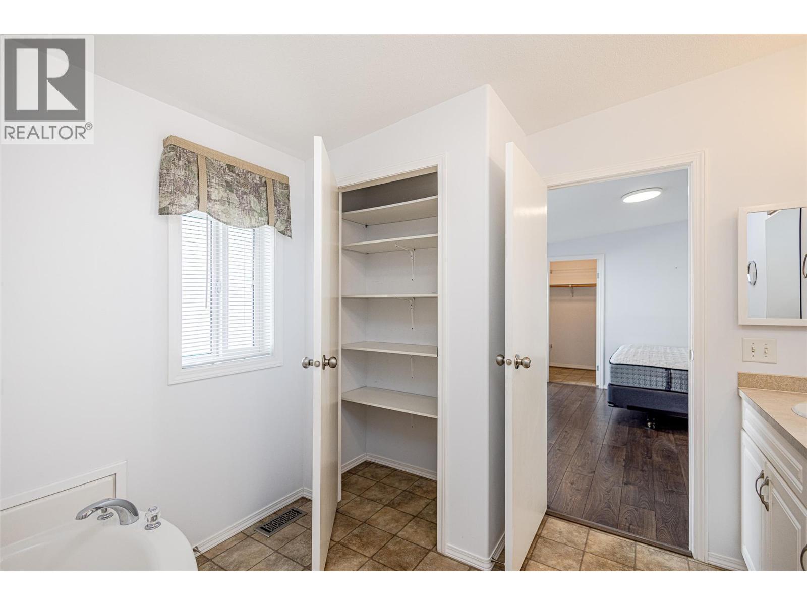 #209 1850 Shannon Lake Road - 17