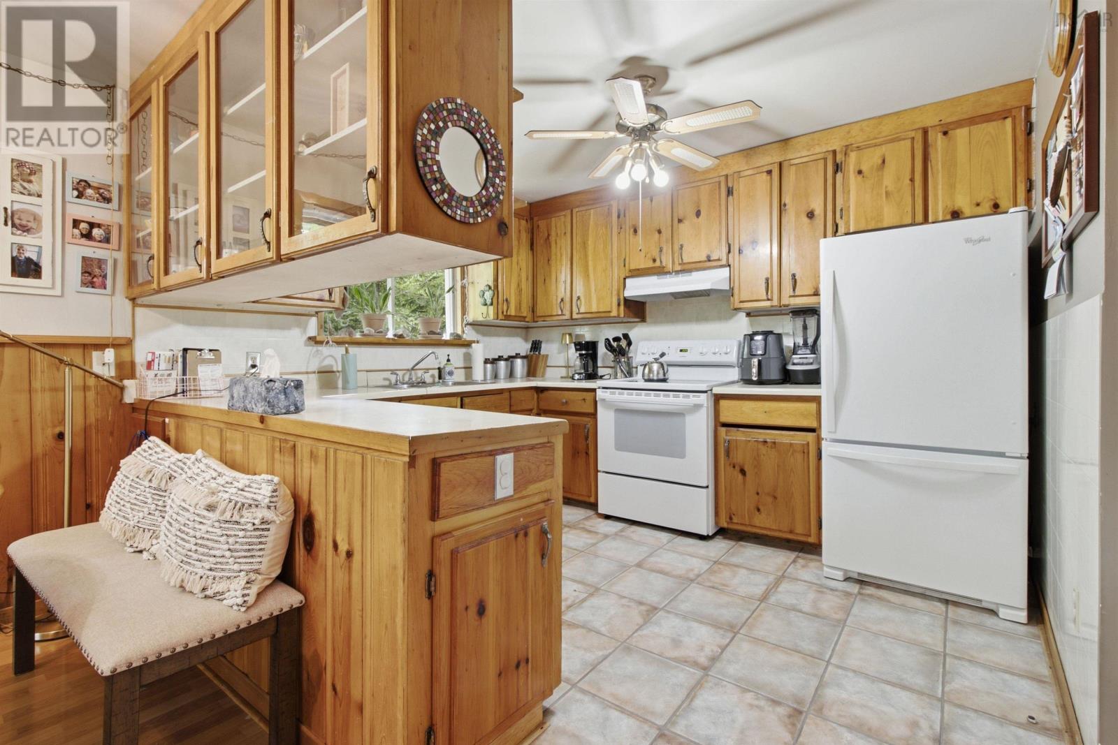 11 Cove Road - 11