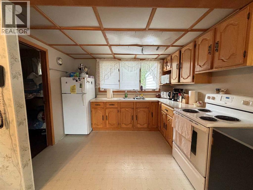 SK, 701 Rae Street in Makwa - 5