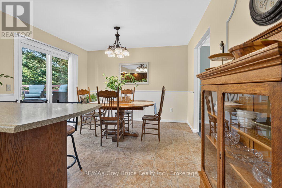 132 CLEARVIEW CRESCENT - 23