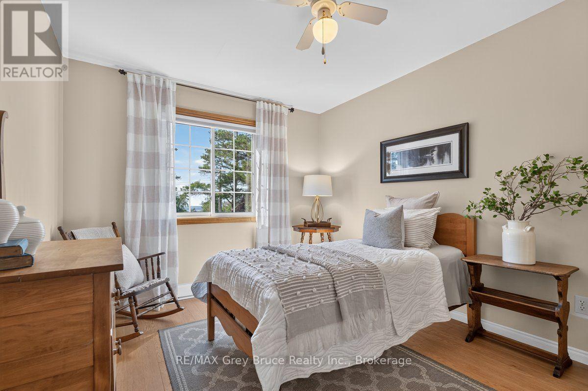 132 CLEARVIEW CRESCENT - 27