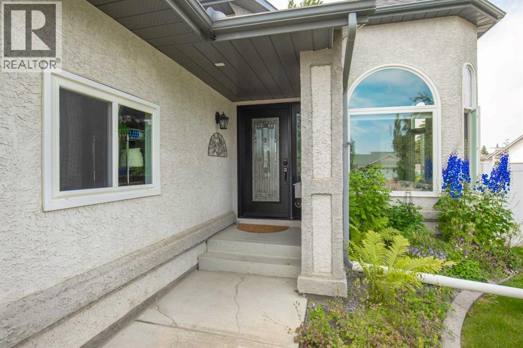 5933 45 Street Crescent - 2