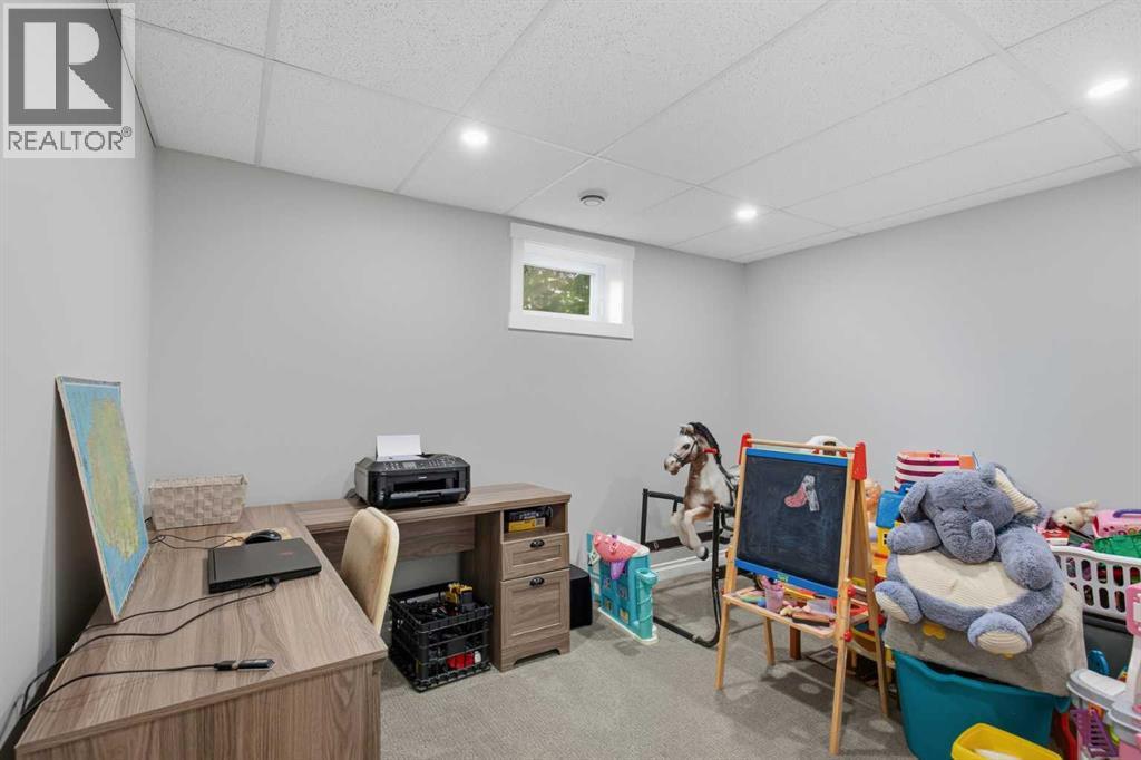 5933 45 Street Crescent - Image 31