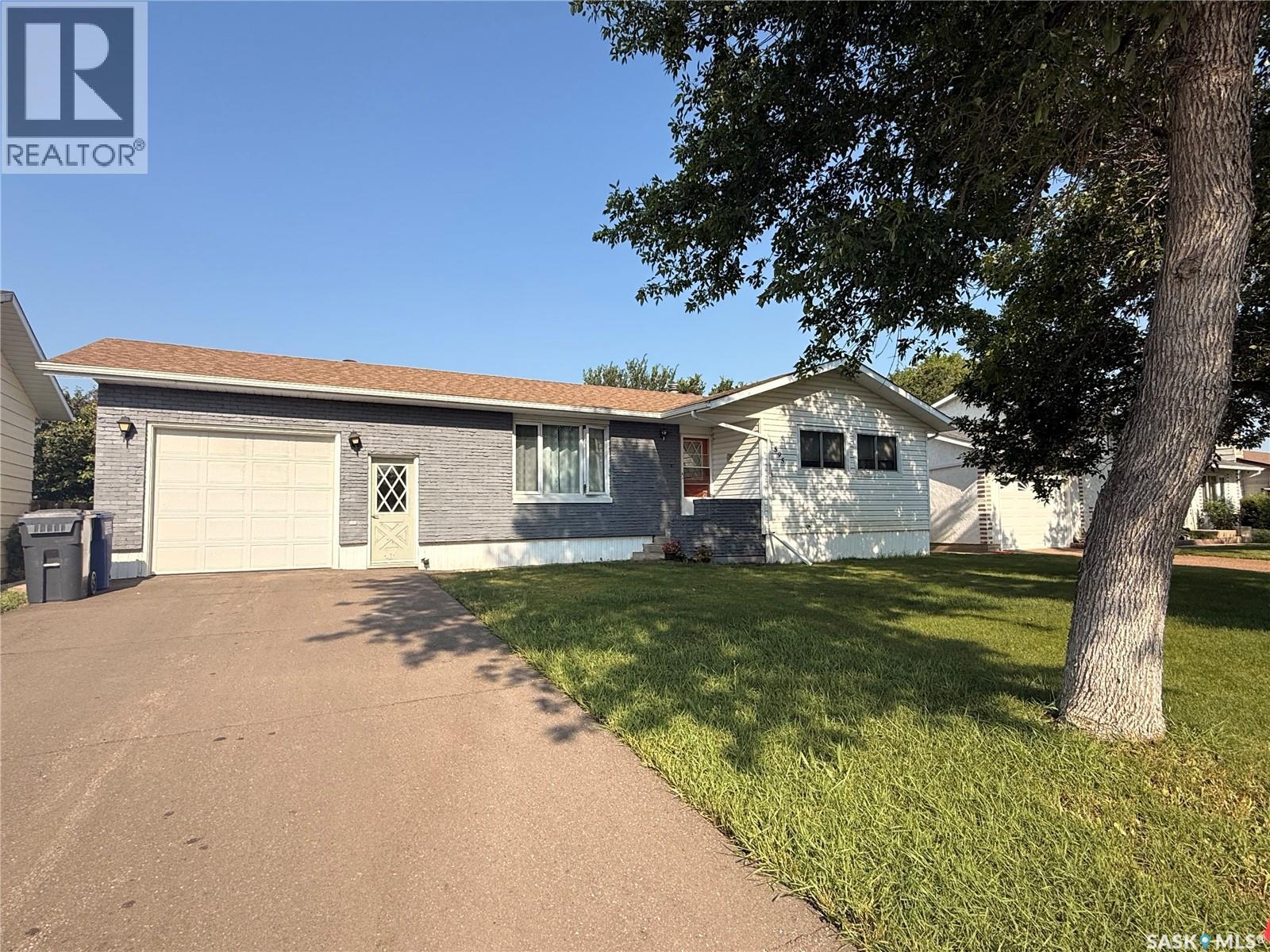 595 9th STREET W - 1