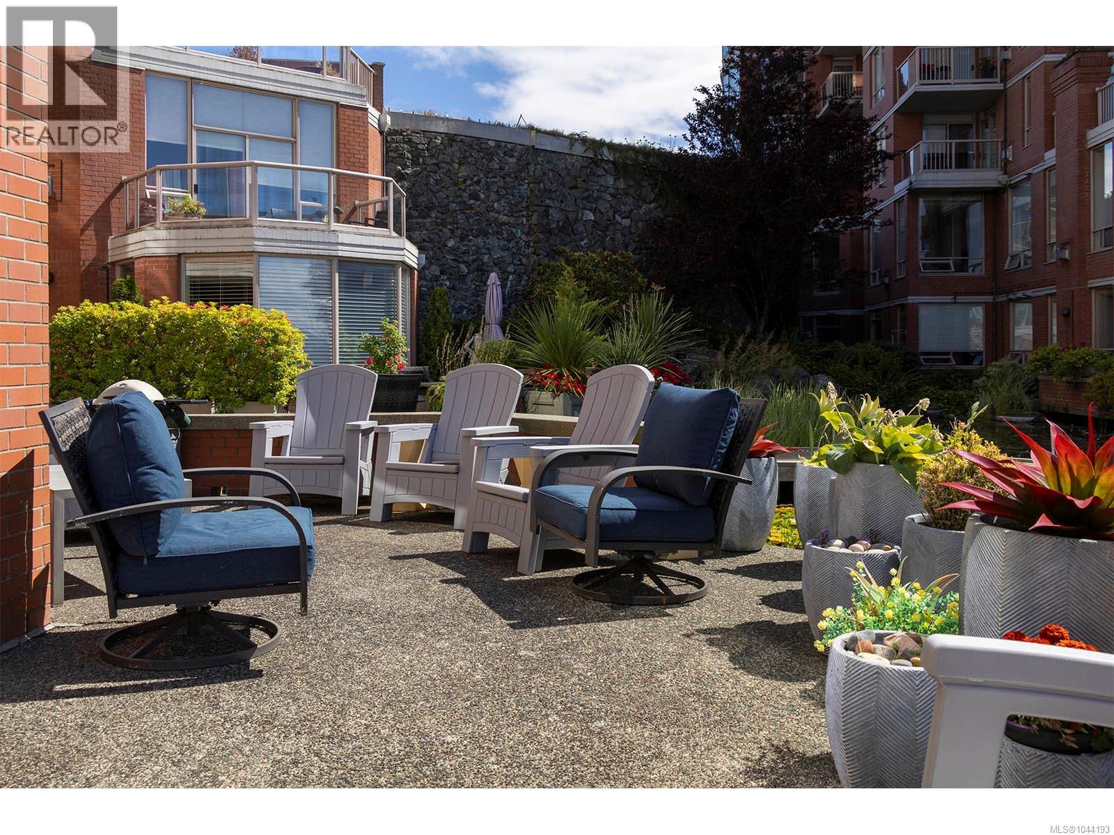 #101 636 Montreal St - 9