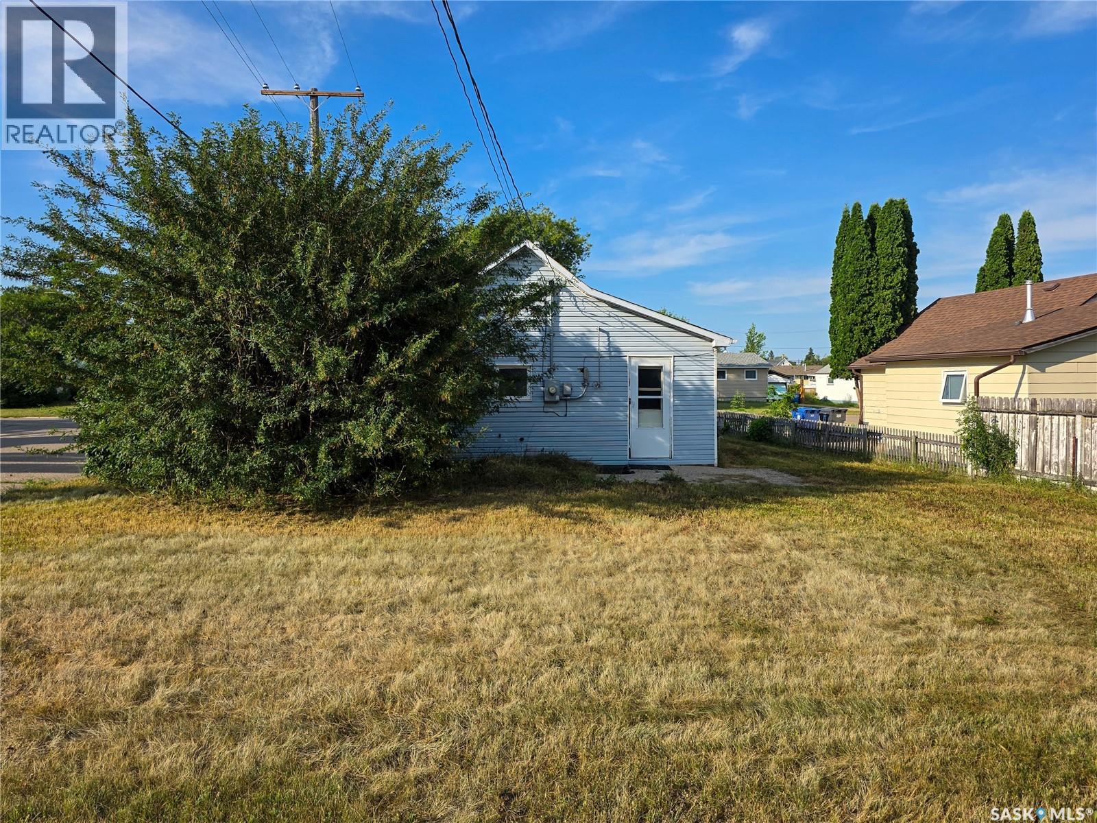 379 2nd AVENUE W - 4