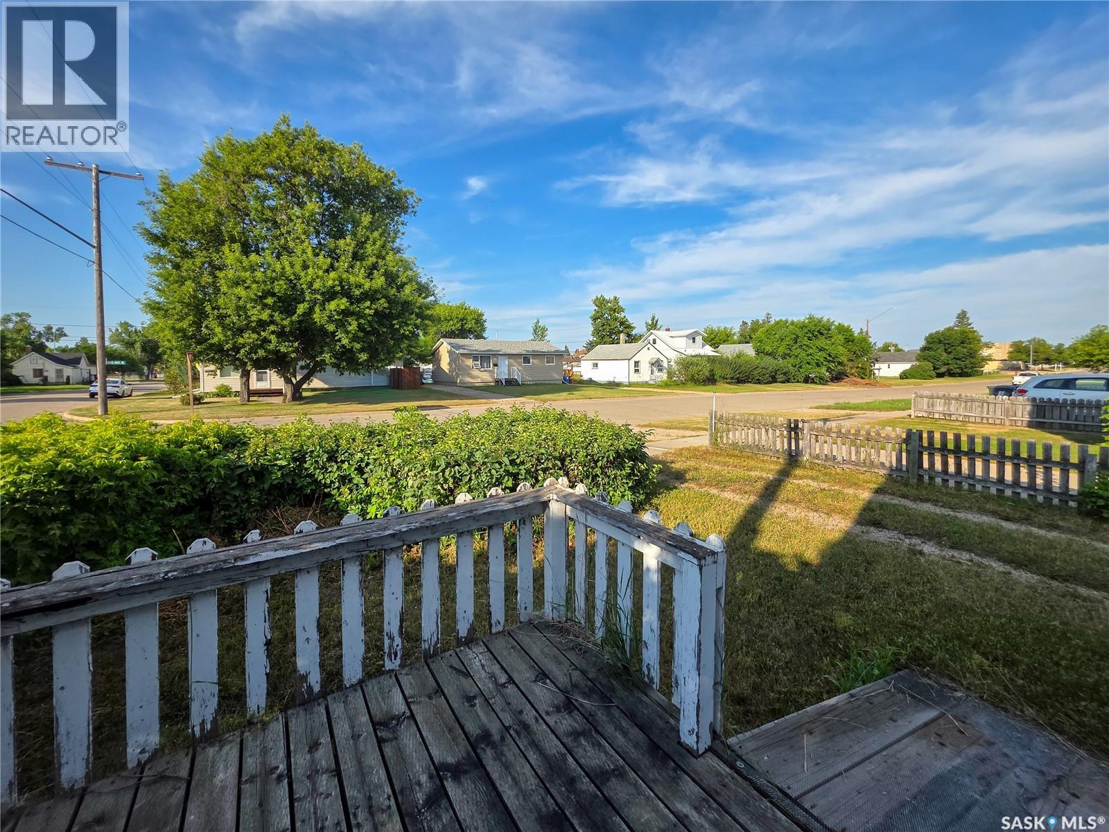 379 2nd AVENUE W - Image 9