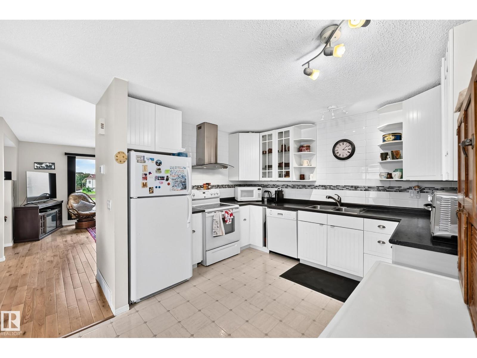371 KIRKPATRICK CR NW - Image 12