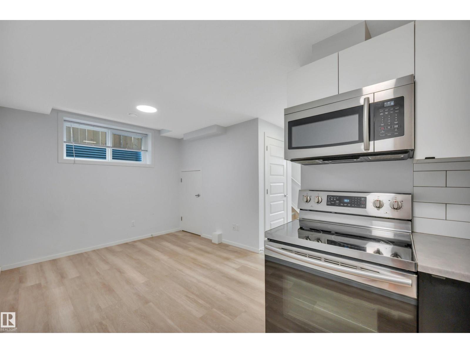 11444 82 ST NW - 42