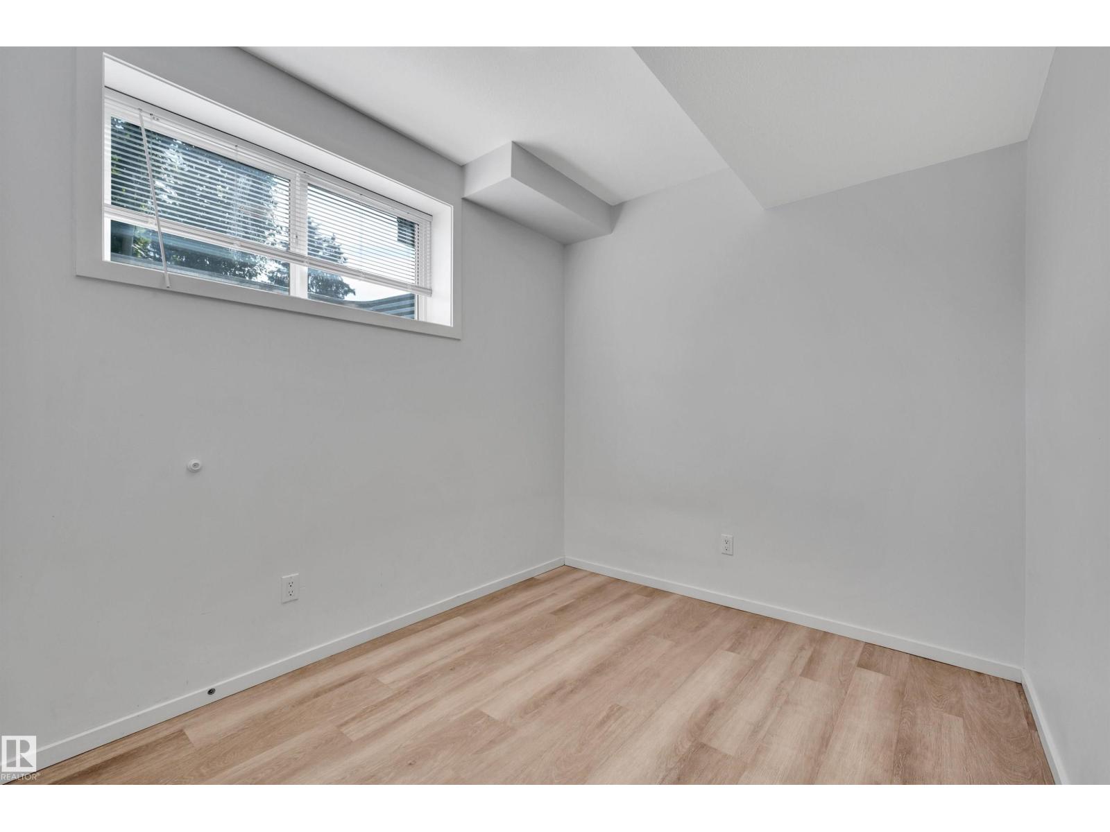 11444 82 ST NW - 43