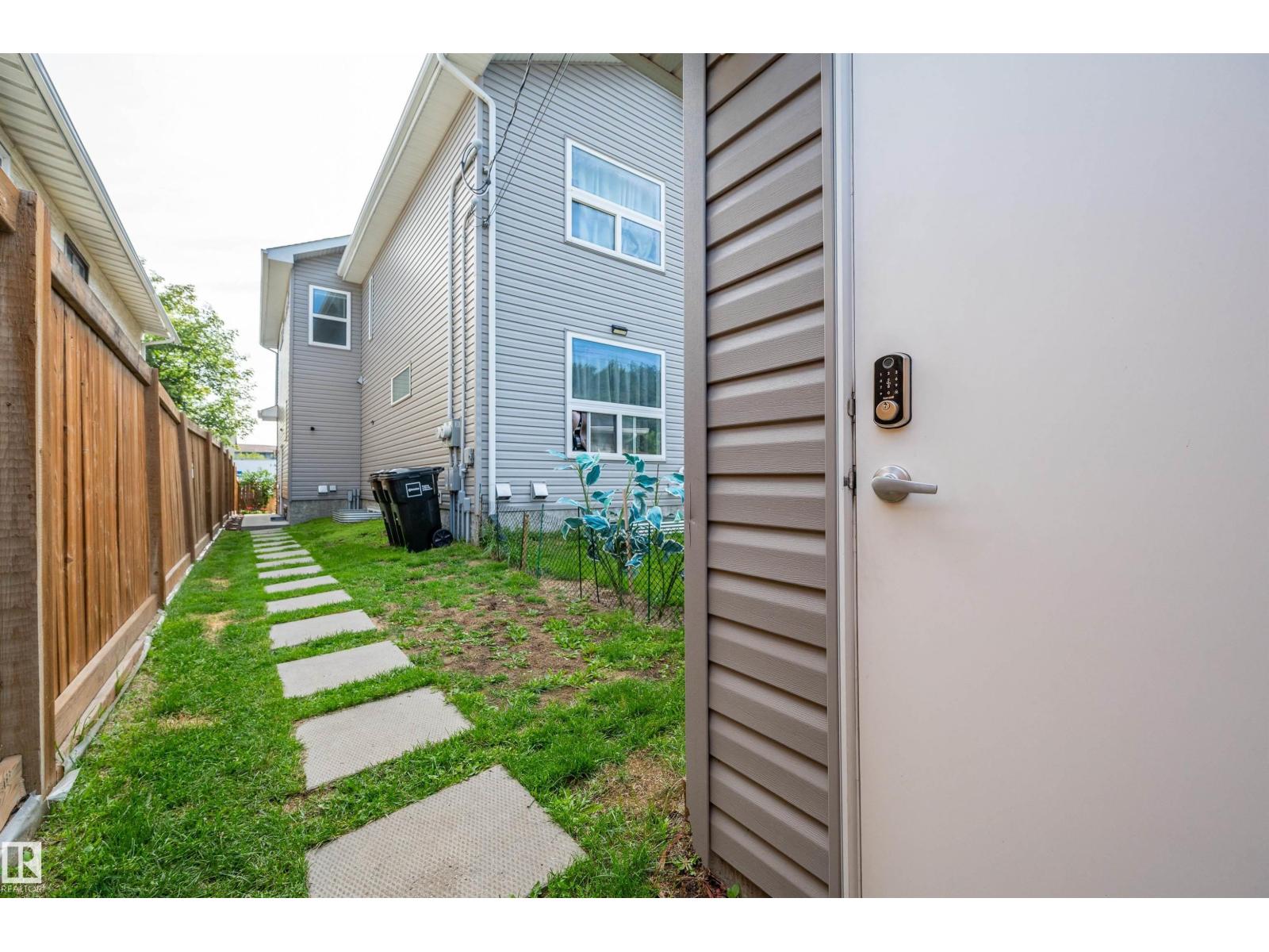11444 82 ST NW - 49