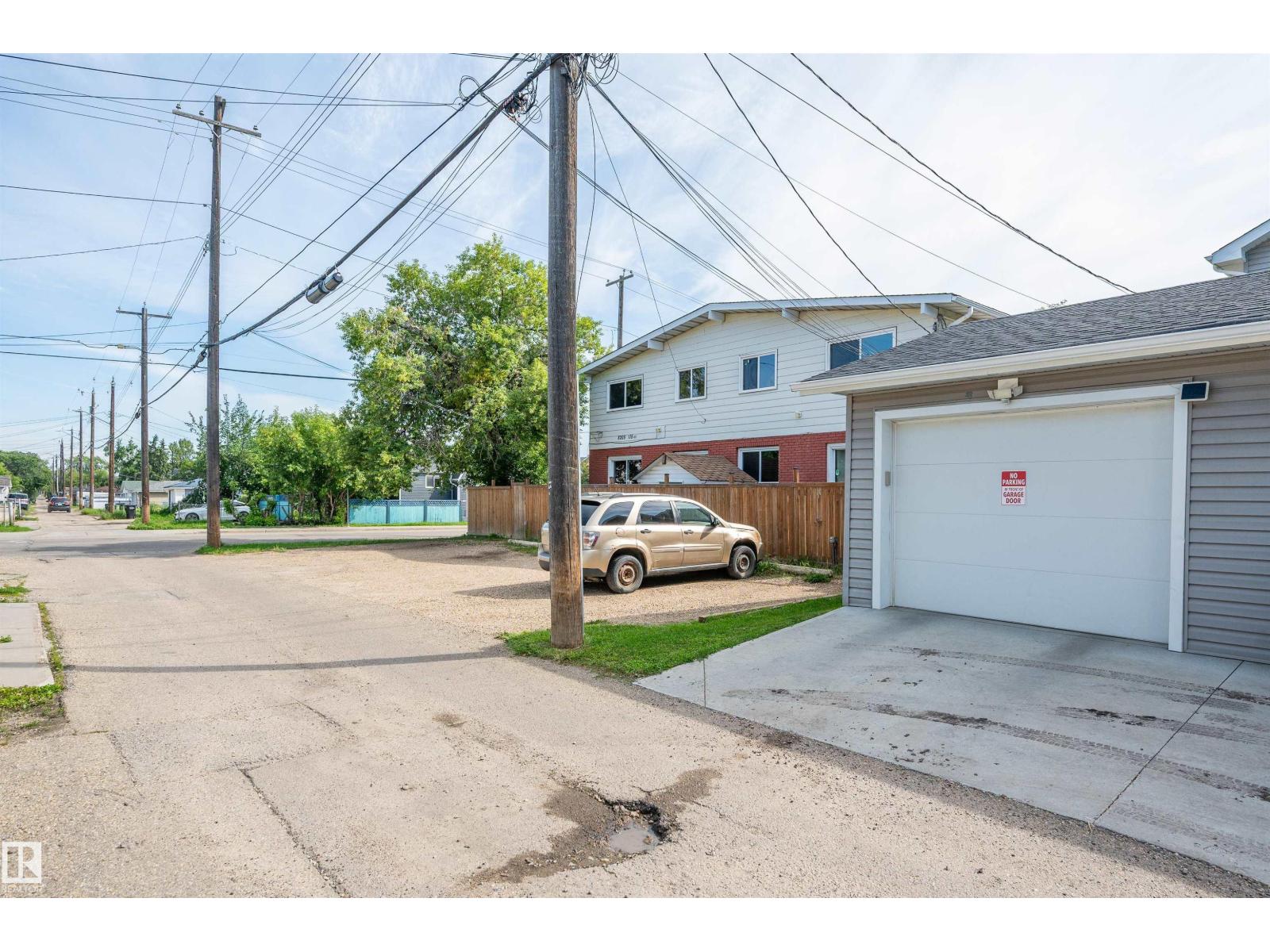 11444 82 ST NW - 50