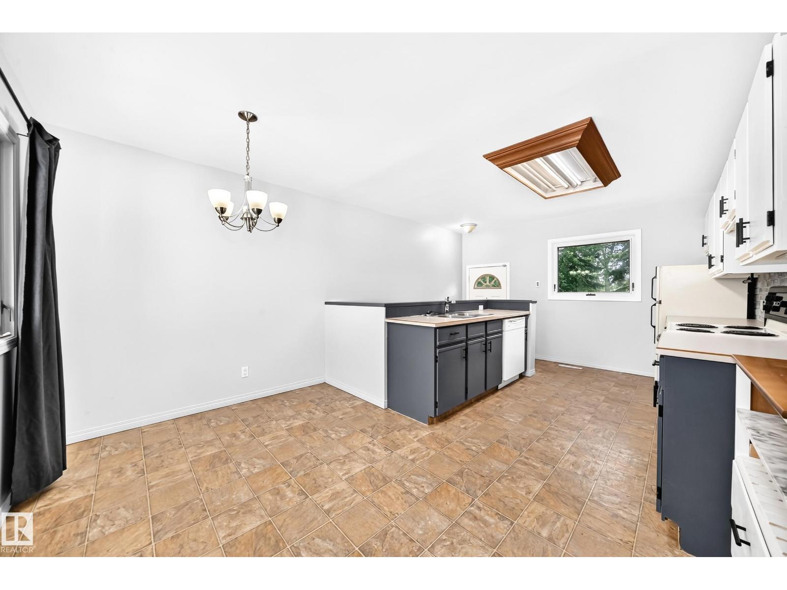 216 COTTONWOOD AV - Image 11