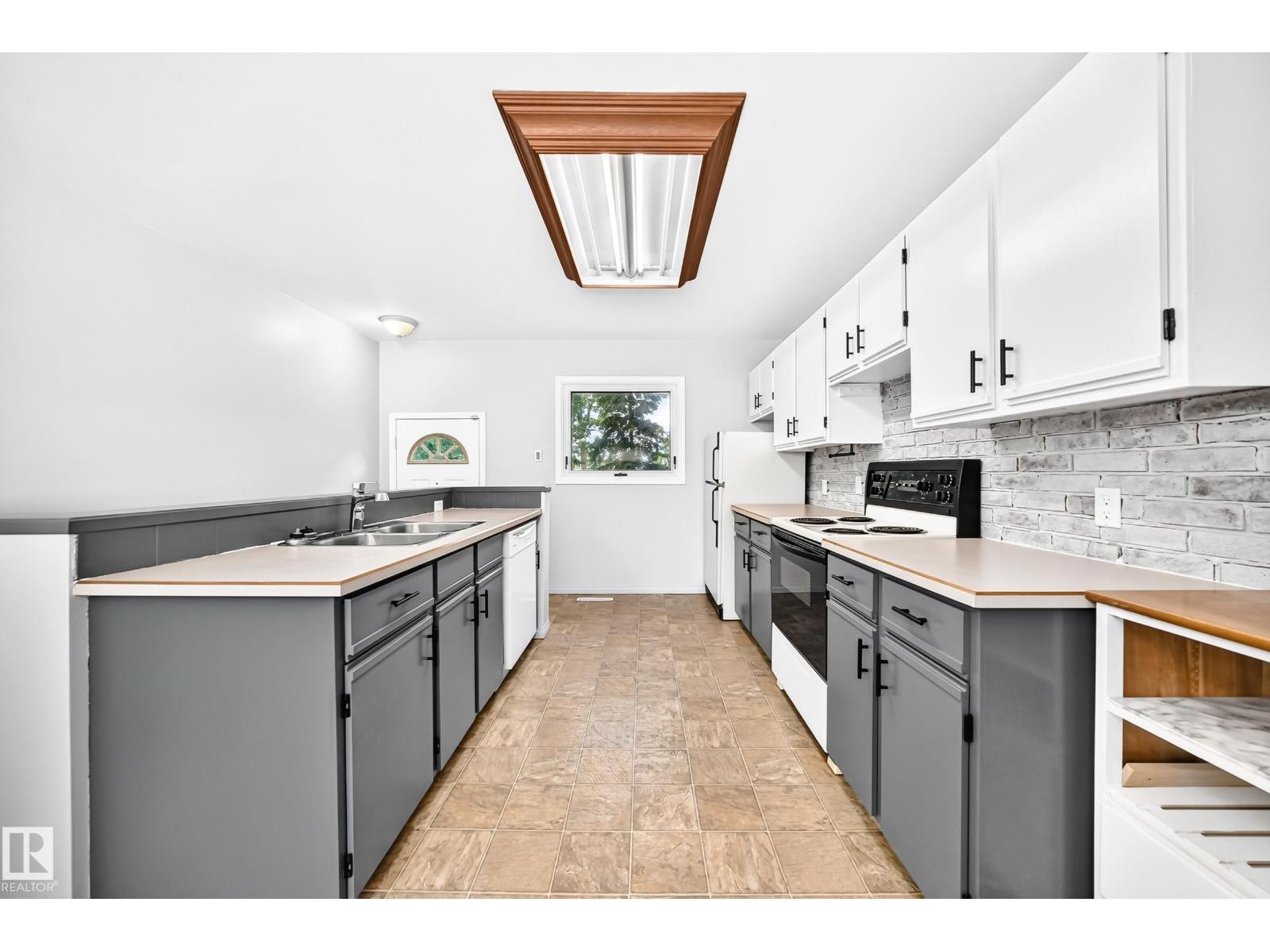 216 COTTONWOOD AV - 6