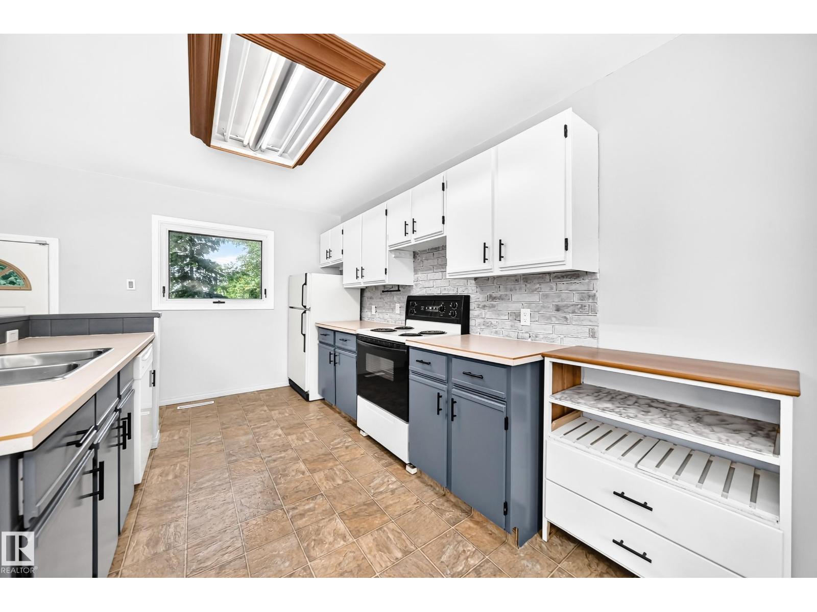 216 COTTONWOOD AV - Image 7
