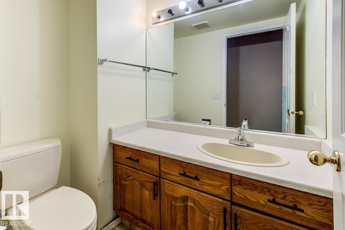 3908 28 AV NW - 43