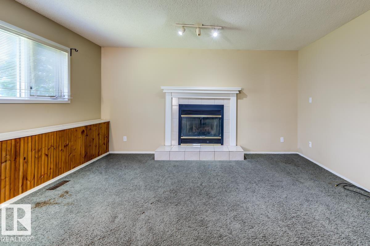 3908 28 AV NW - 38