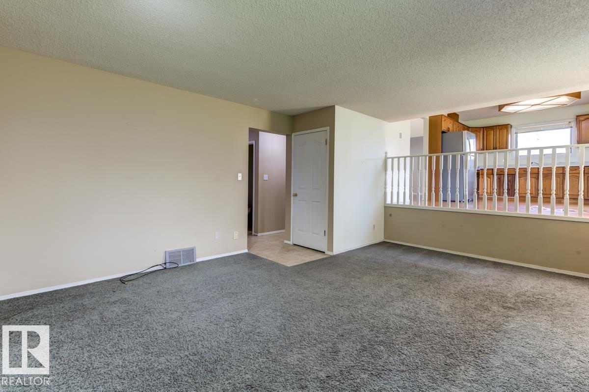3908 28 AV NW - 39