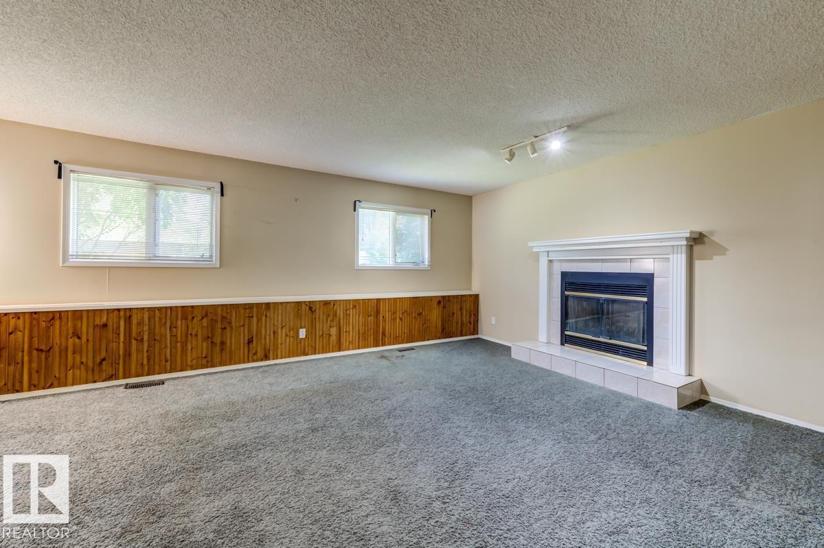 3908 28 AV NW - 37