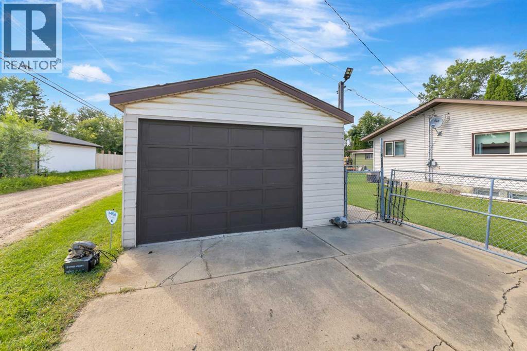 5209 47 Street - 40