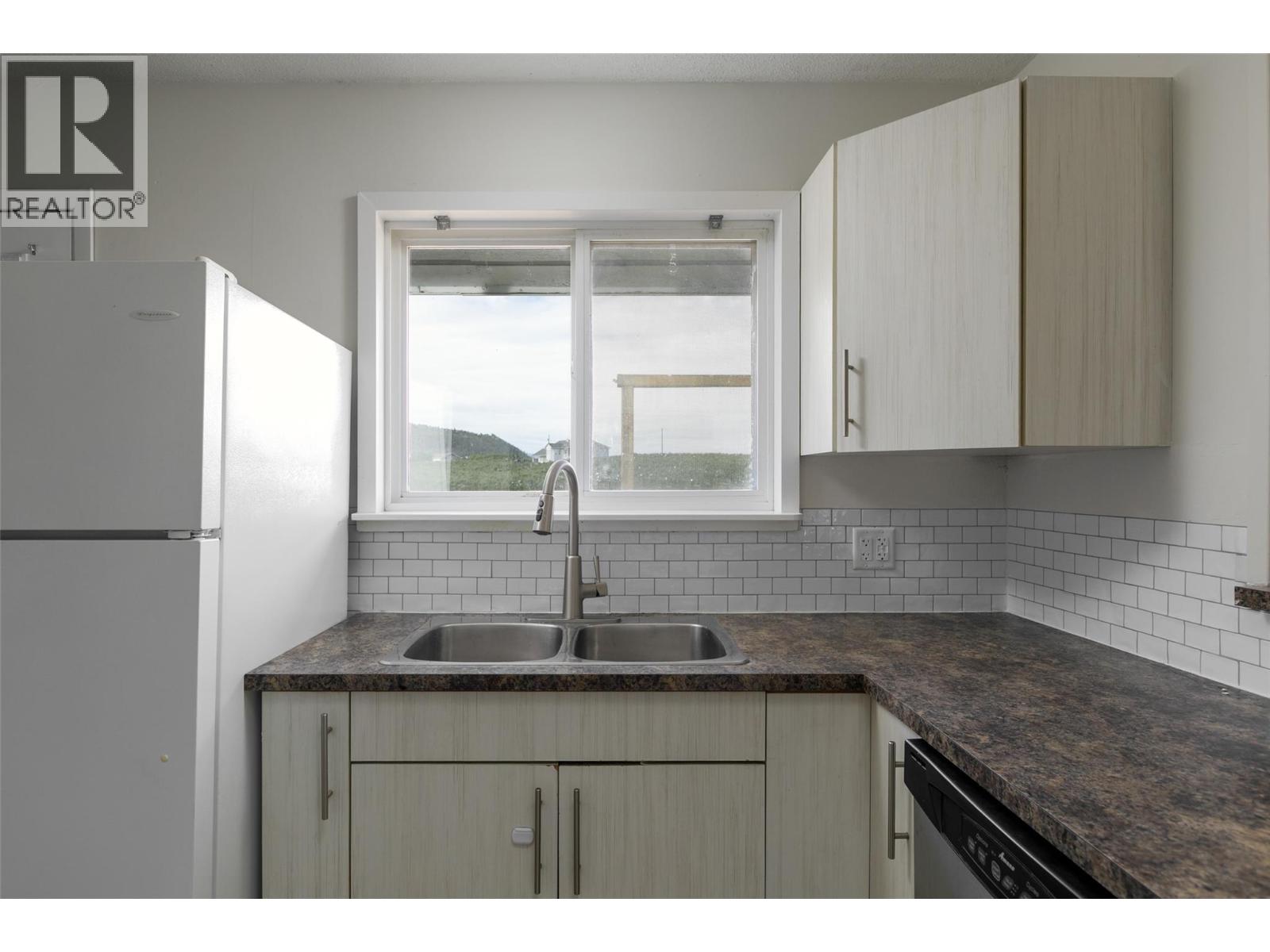 2451 Sexsmith Road - 25