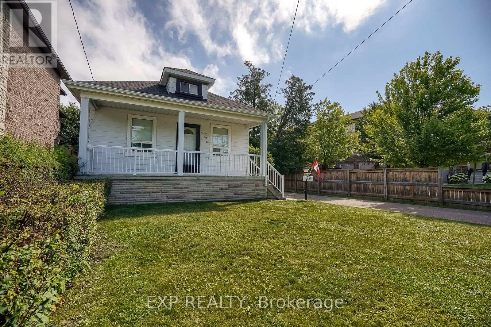 1141 HAIG BOULEVARD - 3