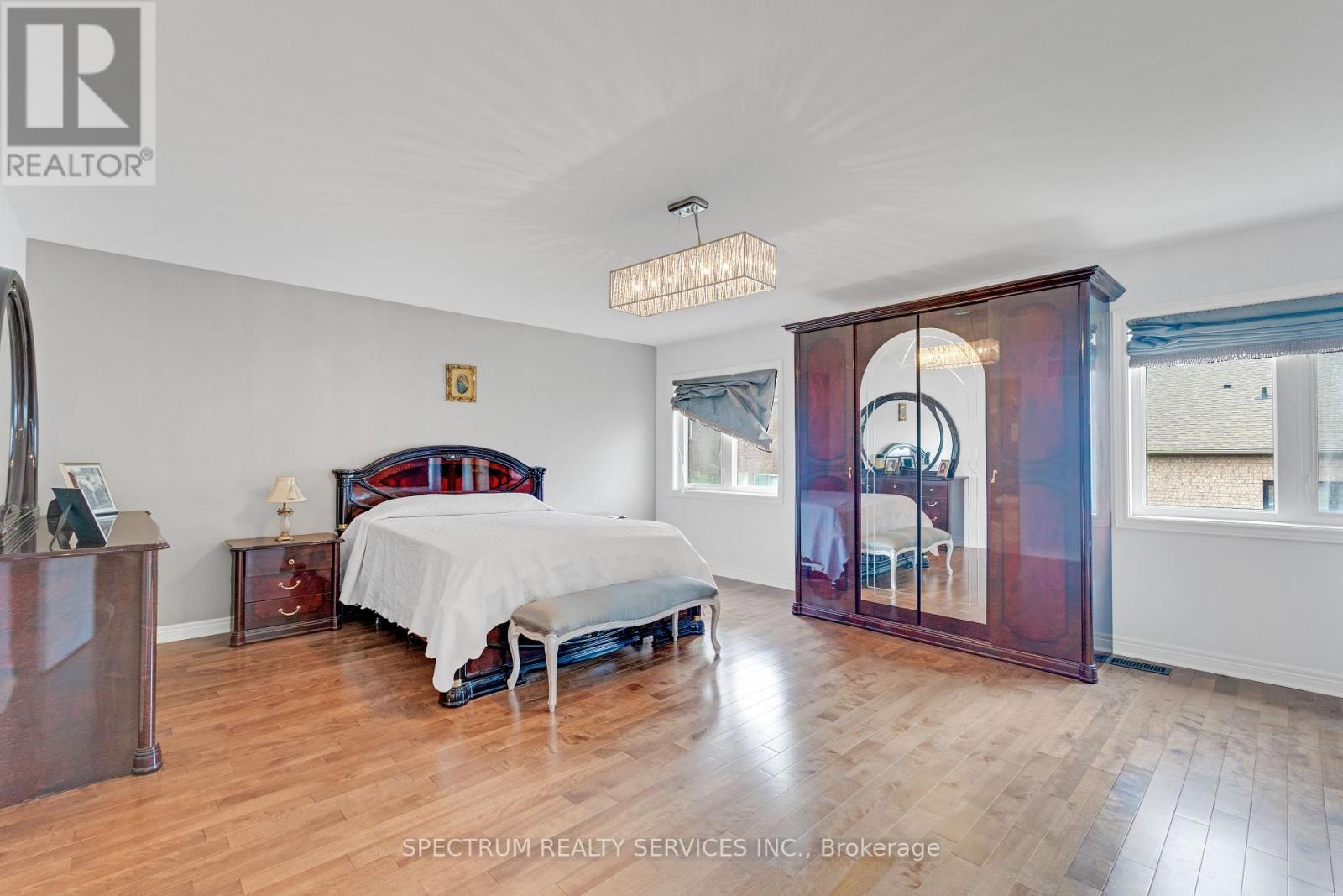 24 ARISTOCRAT ROAD - 20
