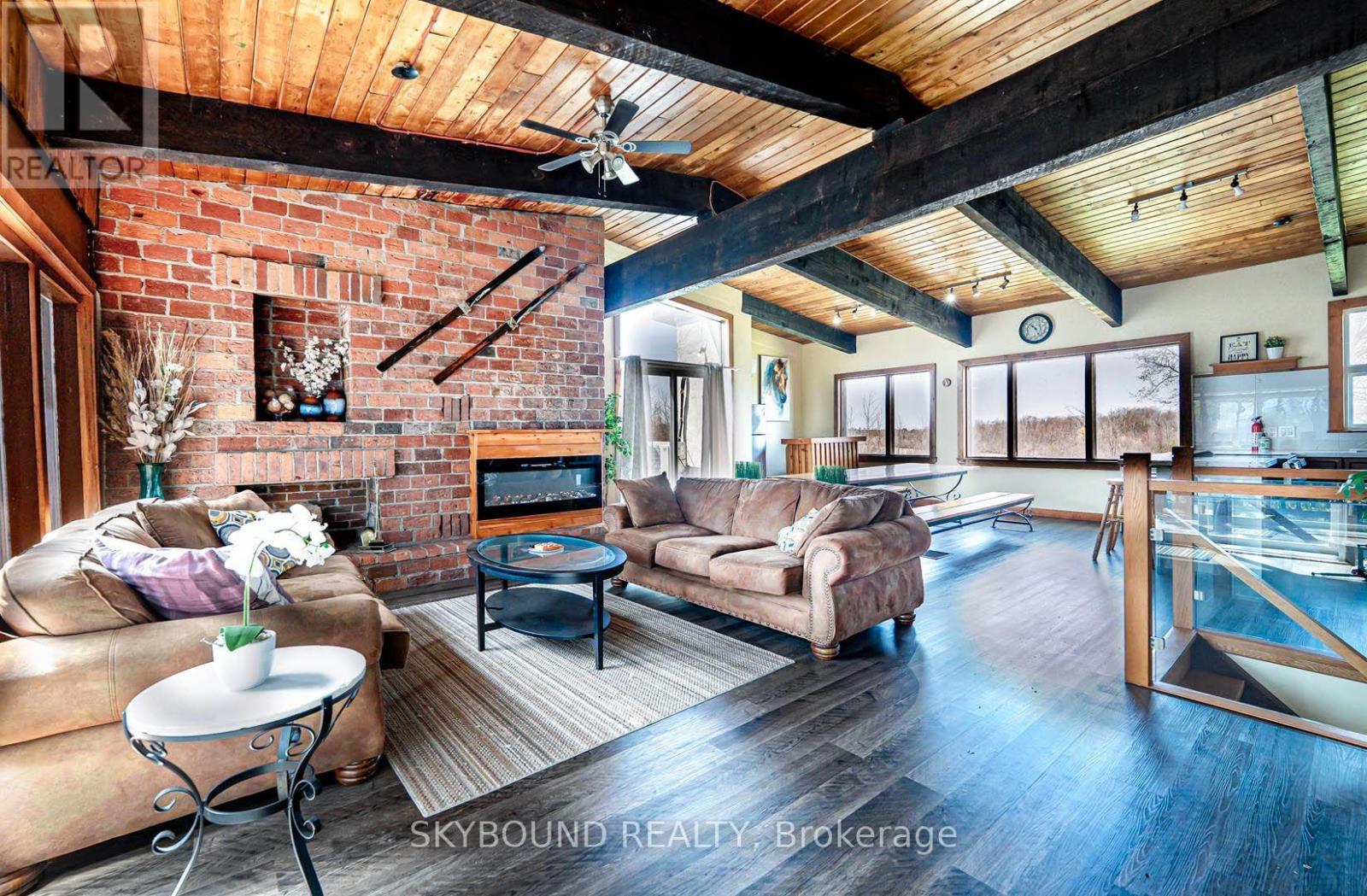 157 TYROLEAN LANE - 10