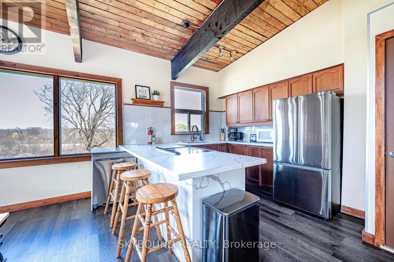 157 TYROLEAN LANE - 16