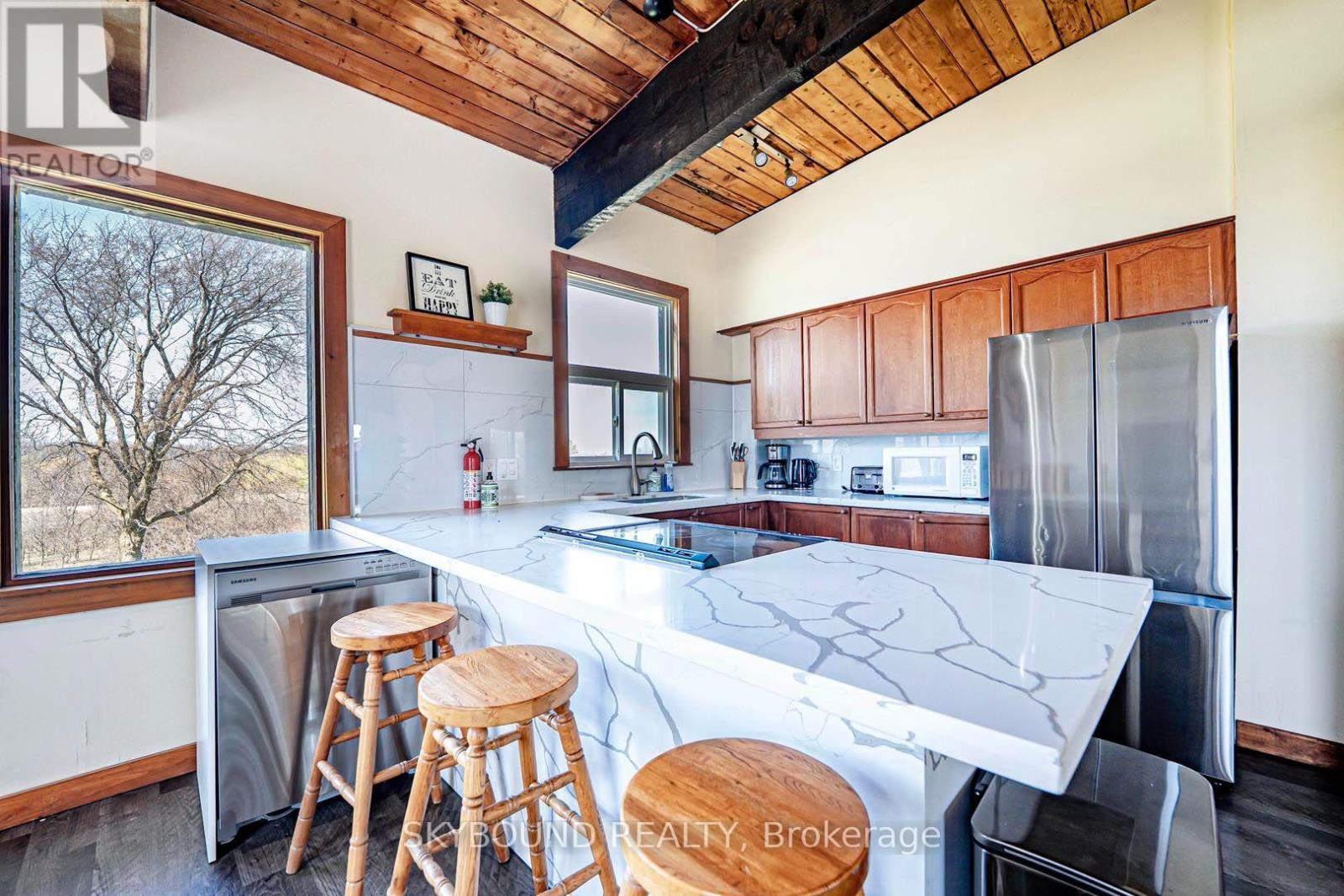 157 TYROLEAN LANE - 17