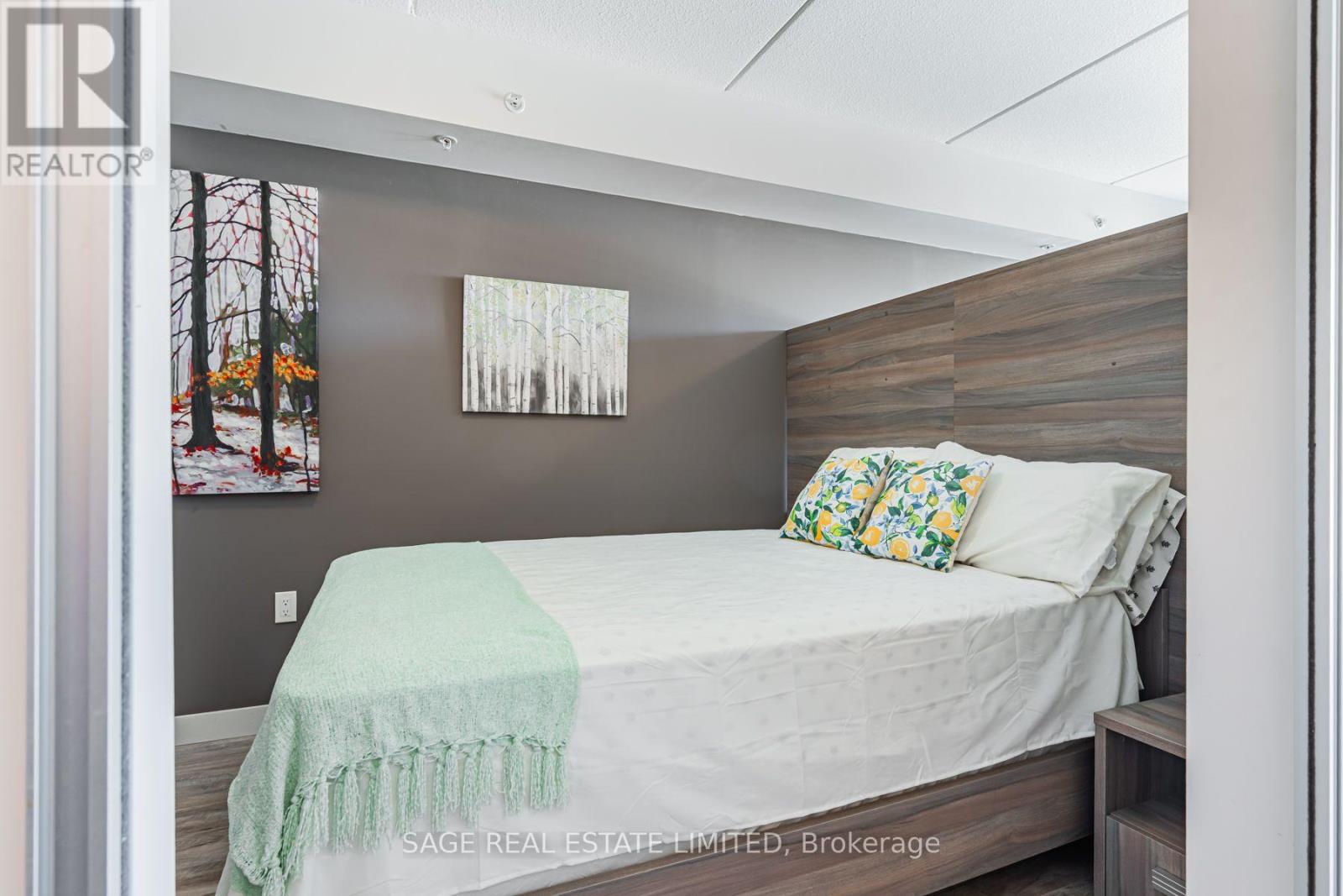 #424 257 HEMLOCK STREET - 19