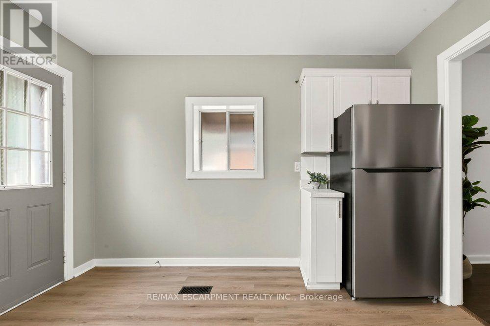 2-bedroom home for sale at 253 MARLBOROUGH STREET, Brantford ON · photo 10 of 19