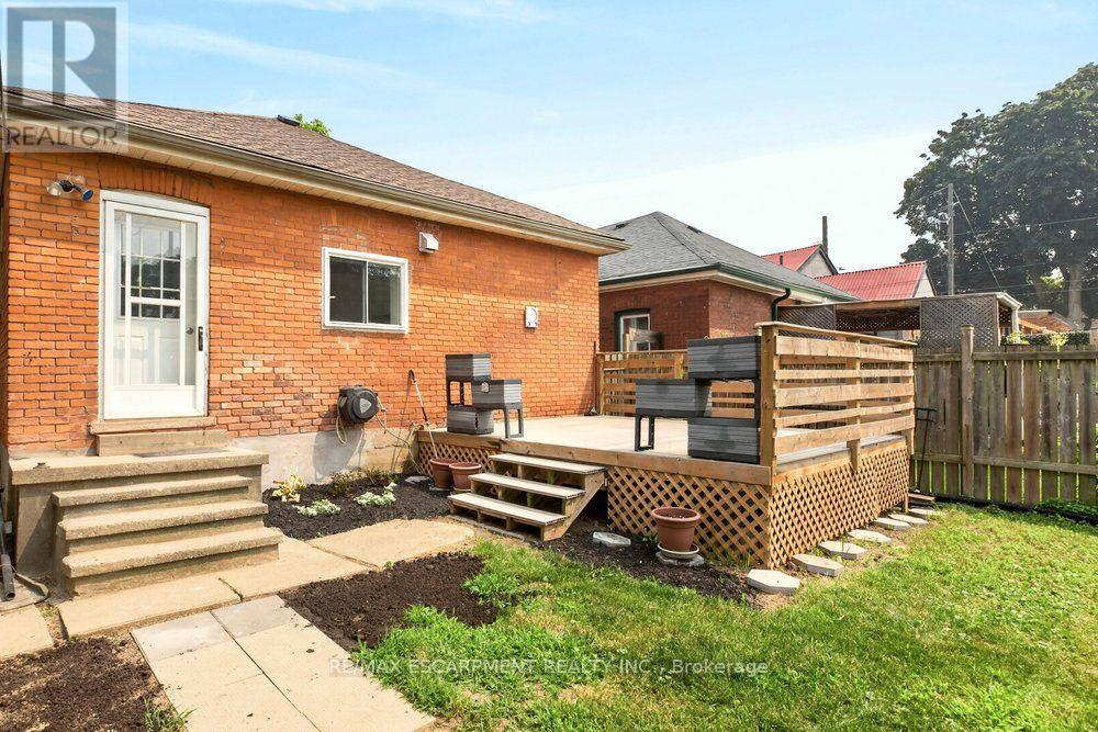 2-bedroom home for sale at 253 MARLBOROUGH STREET, Brantford ON · photo 16 of 19