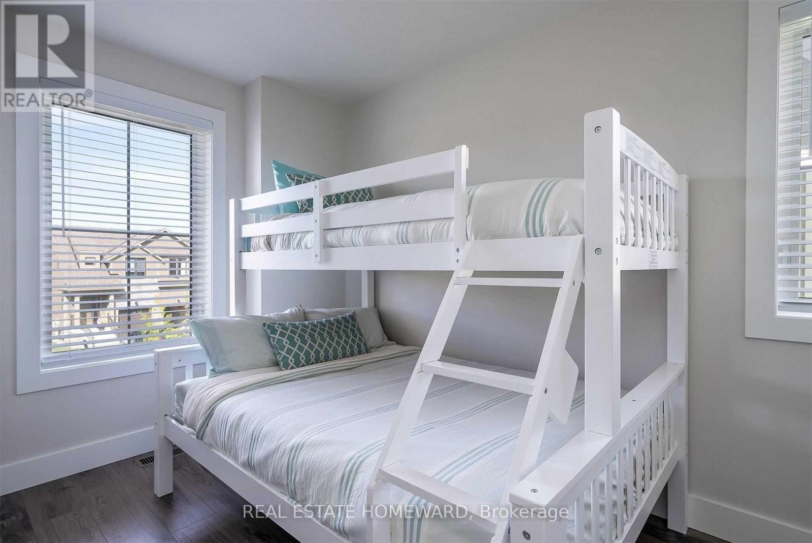 222 YELLOW BIRCH AVENUE - 21