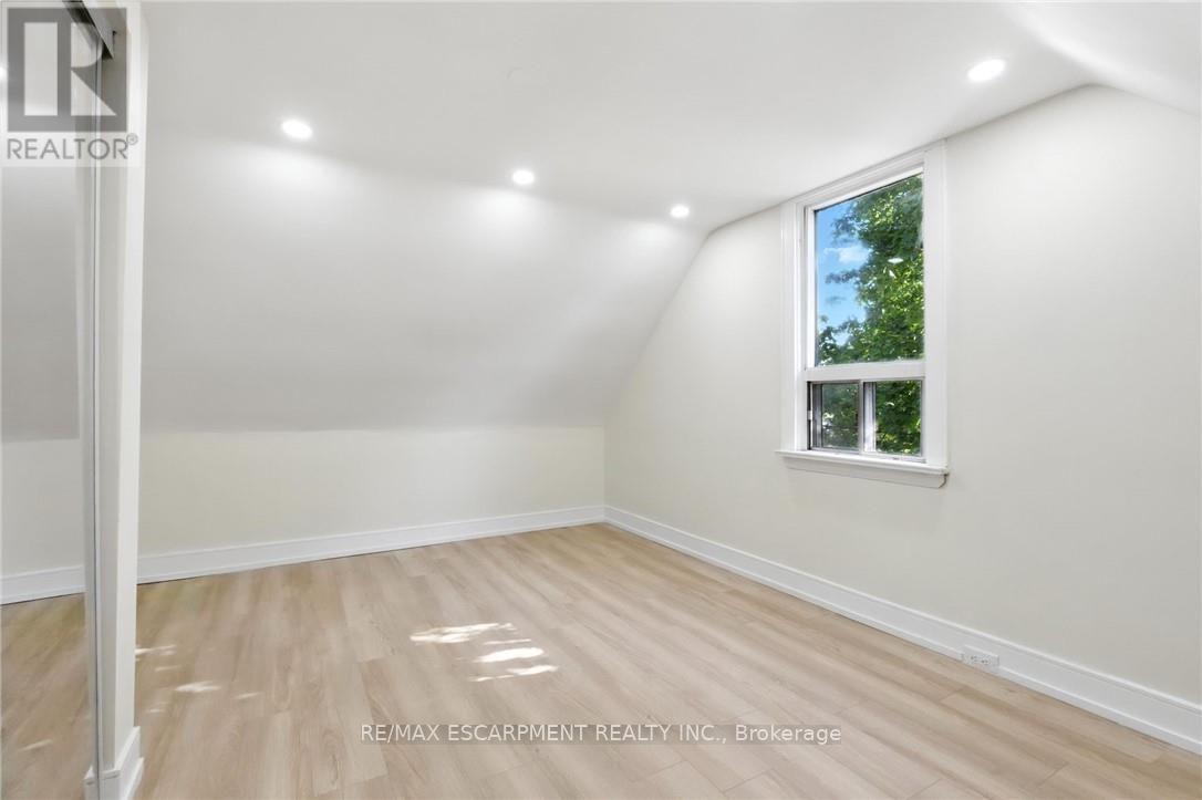 9 ALICE STREET - 35
