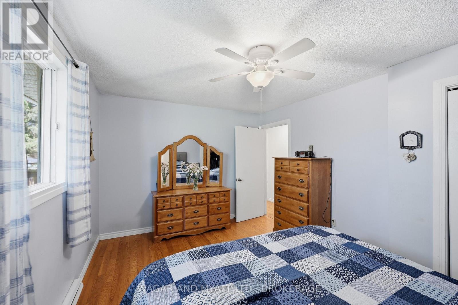 39 RIVERVIEW DRIVE - 37
