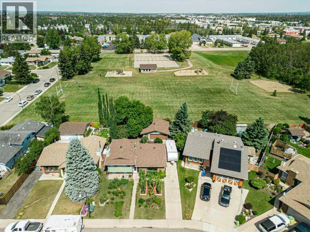 65 Hart Crescent - 34