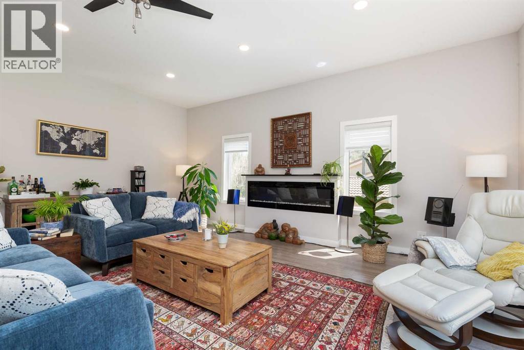 319 Canyon Boulevard W - 17