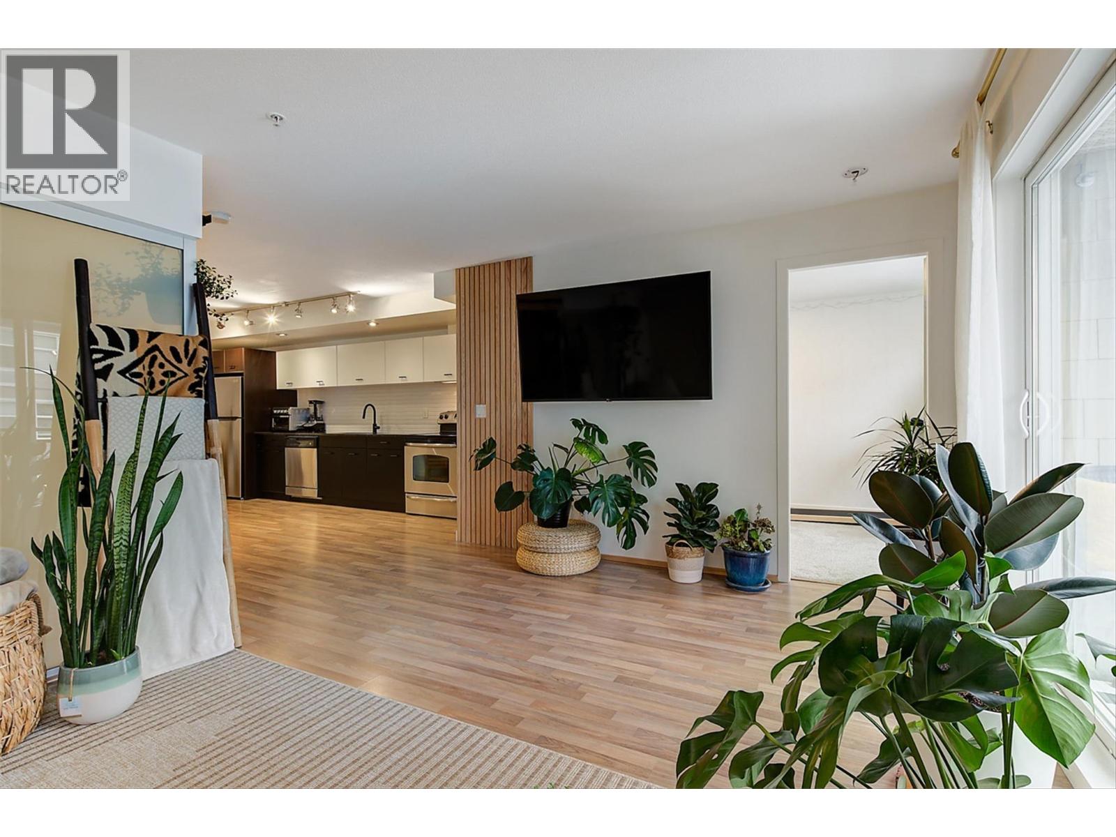 304 547 Yates Road, Kelowna