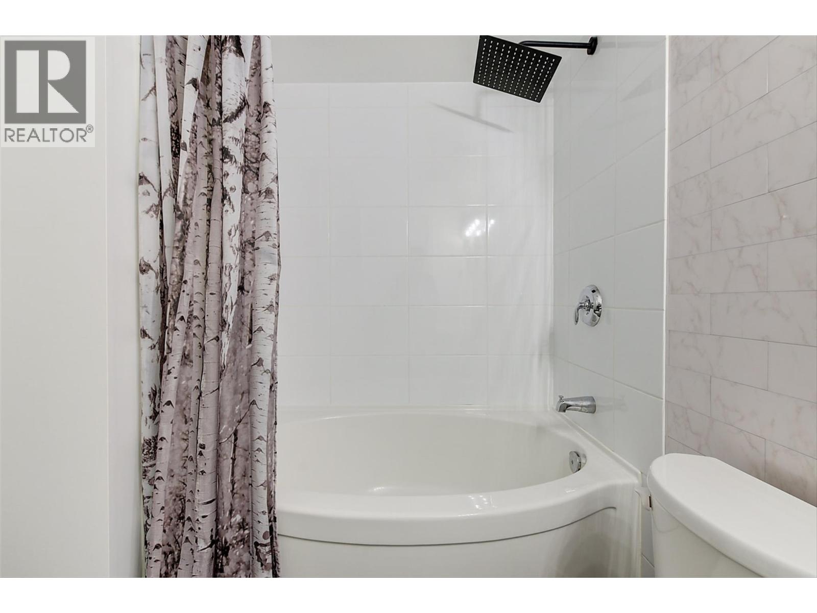 304 547 Yates Road, Kelowna