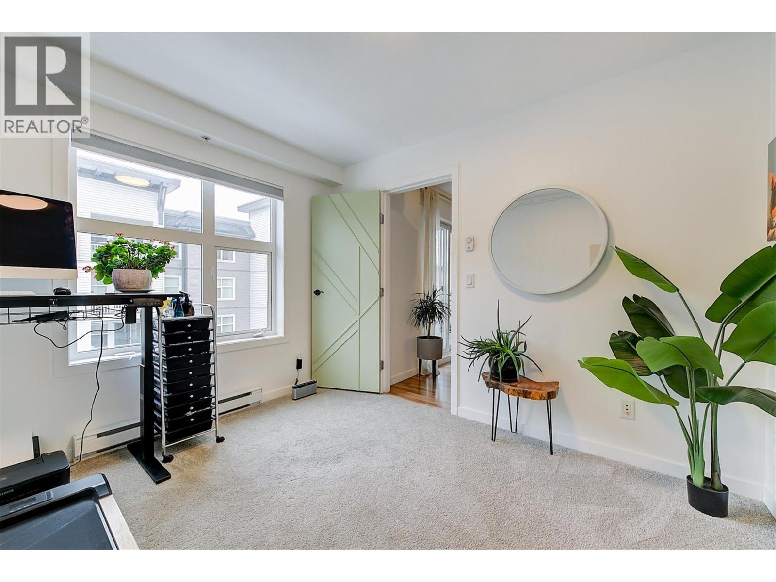 304 547 Yates Road, Kelowna