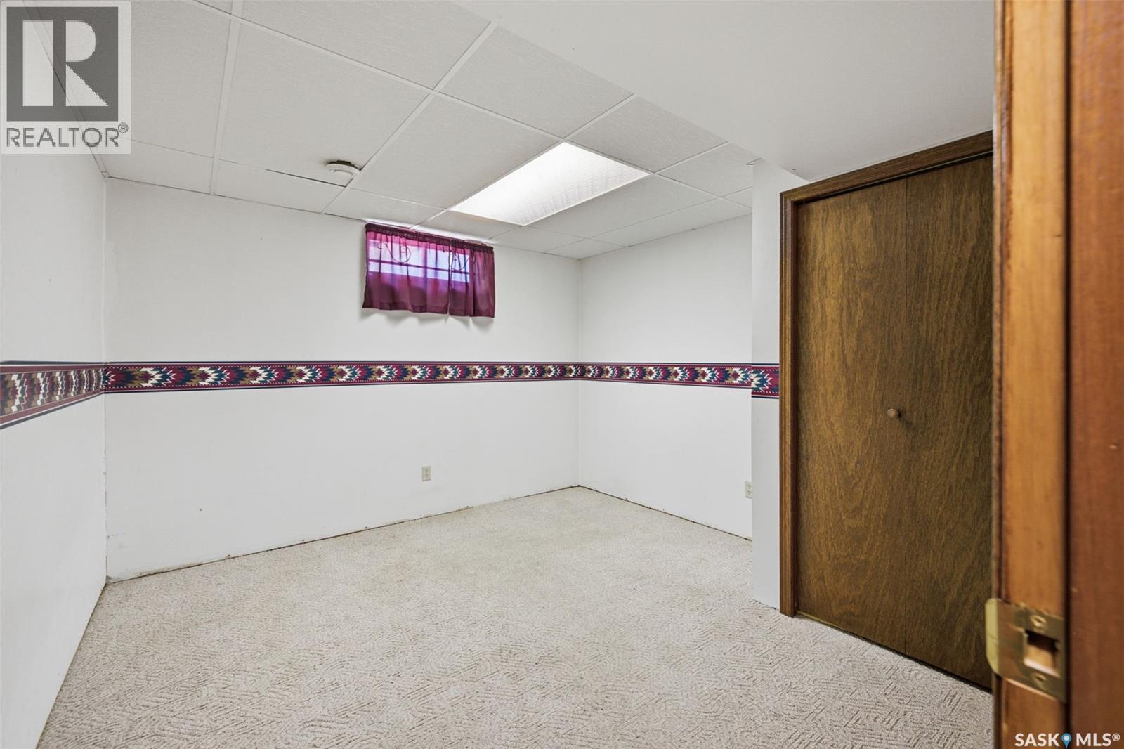402 Fulton DRIVE - 19